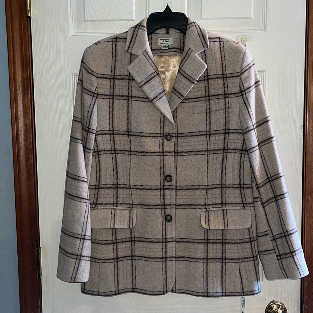 VTG-L.L. Bean-8 Reg-tan plaid-long sleeve, wool& cashmere blend, blazer/jacket.